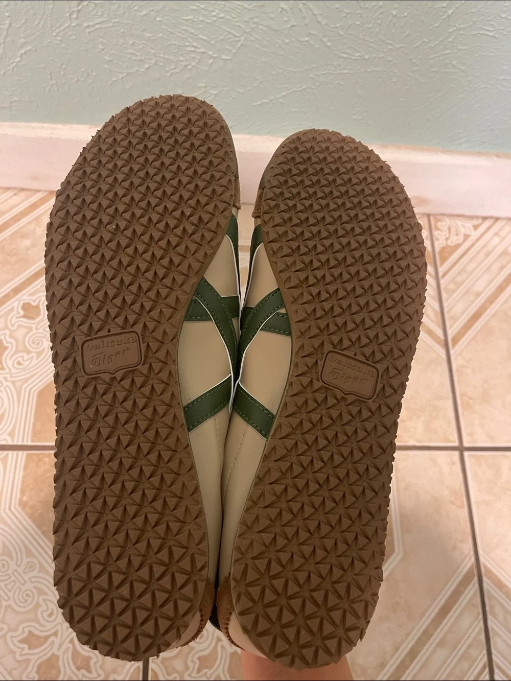 NWOT Onitsuka Tiger MEXICO 66 in Beige/Grass Green Men’s Size 11